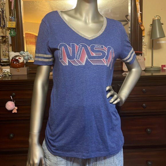 Jerzee’s NASA T-shirt - Picture 7 of 13